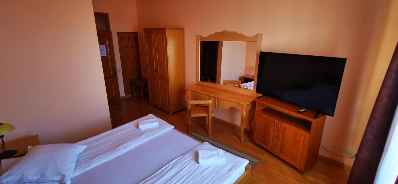 Rakoczi Center Bed & Breakfast Odorheiu Secuiesc Exterior photo